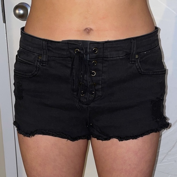 Black billabong lace up Jean shorts - Picture 1 of 9